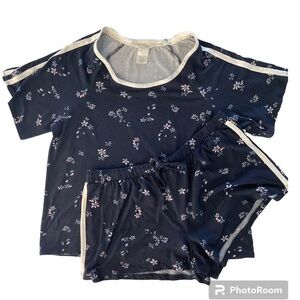 Lucky Brand Two Piece Pajama Set size Large Short Sleeve T Shirt and Shorts
